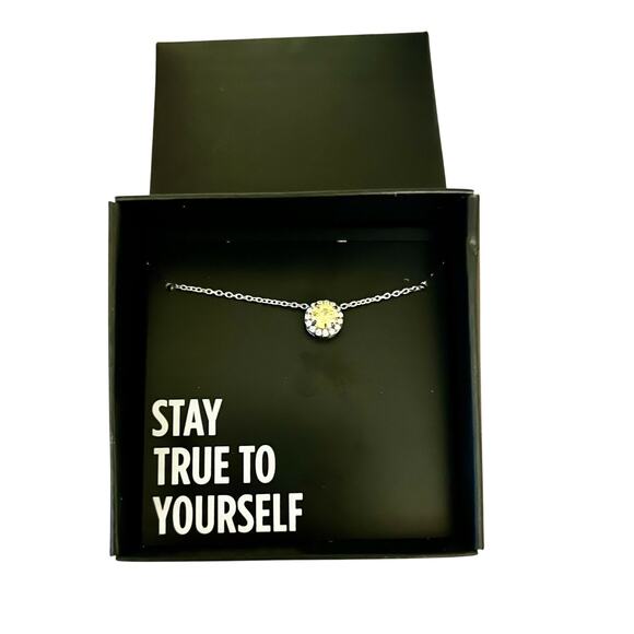 ~*NIB*~ 🎁AVON STERLING SILVER CZ PENDANT ROUND BIRTHSTONE NECKLACE 18" - NOV. - Picture 1 of 4